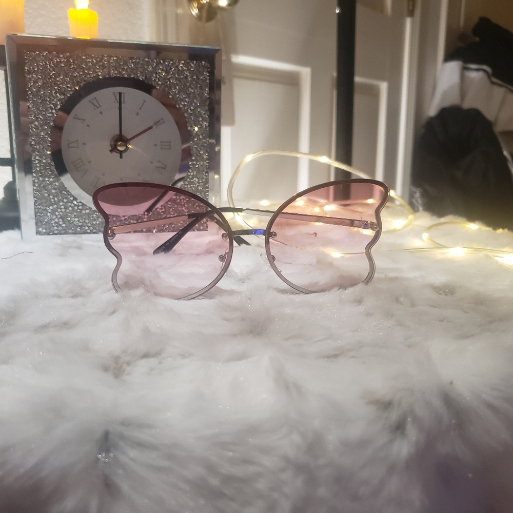 Butterfly sunglasses in rose